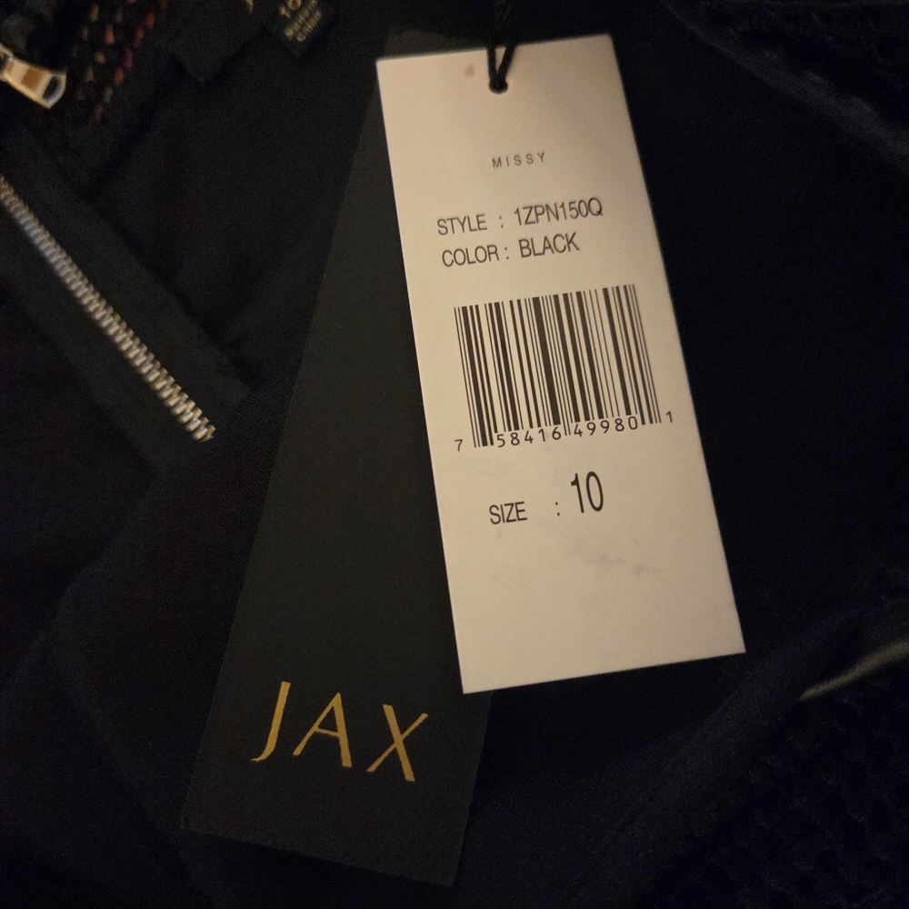 JAX Sleeveless SheathDress - Picture 8 of 9